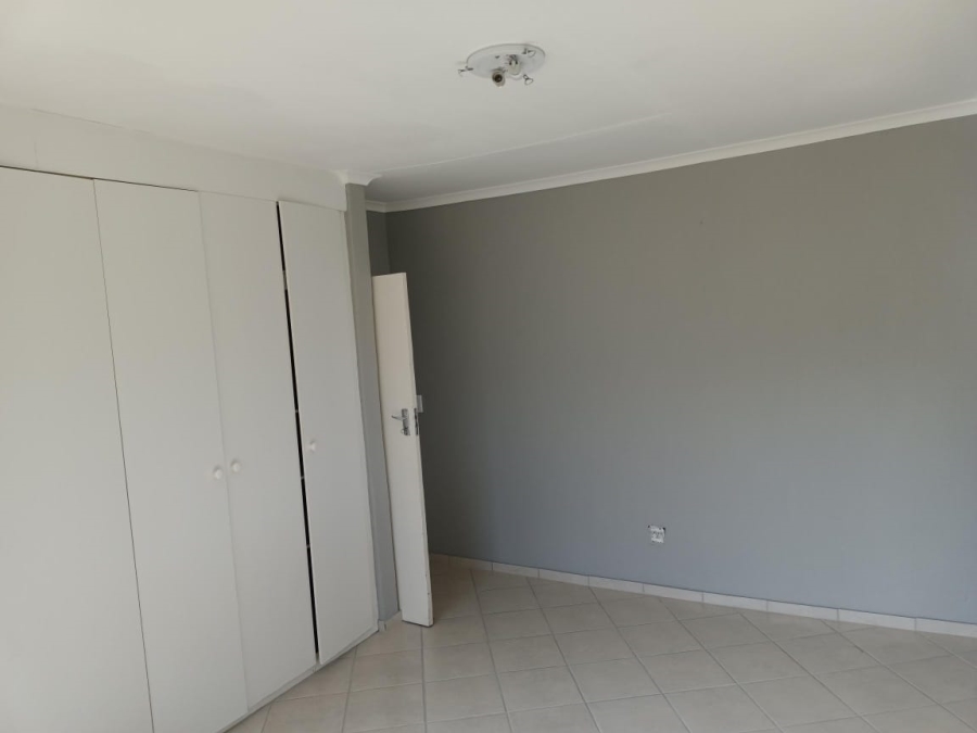 To Let 2 Bedroom Property for Rent in Groblerpark Gauteng