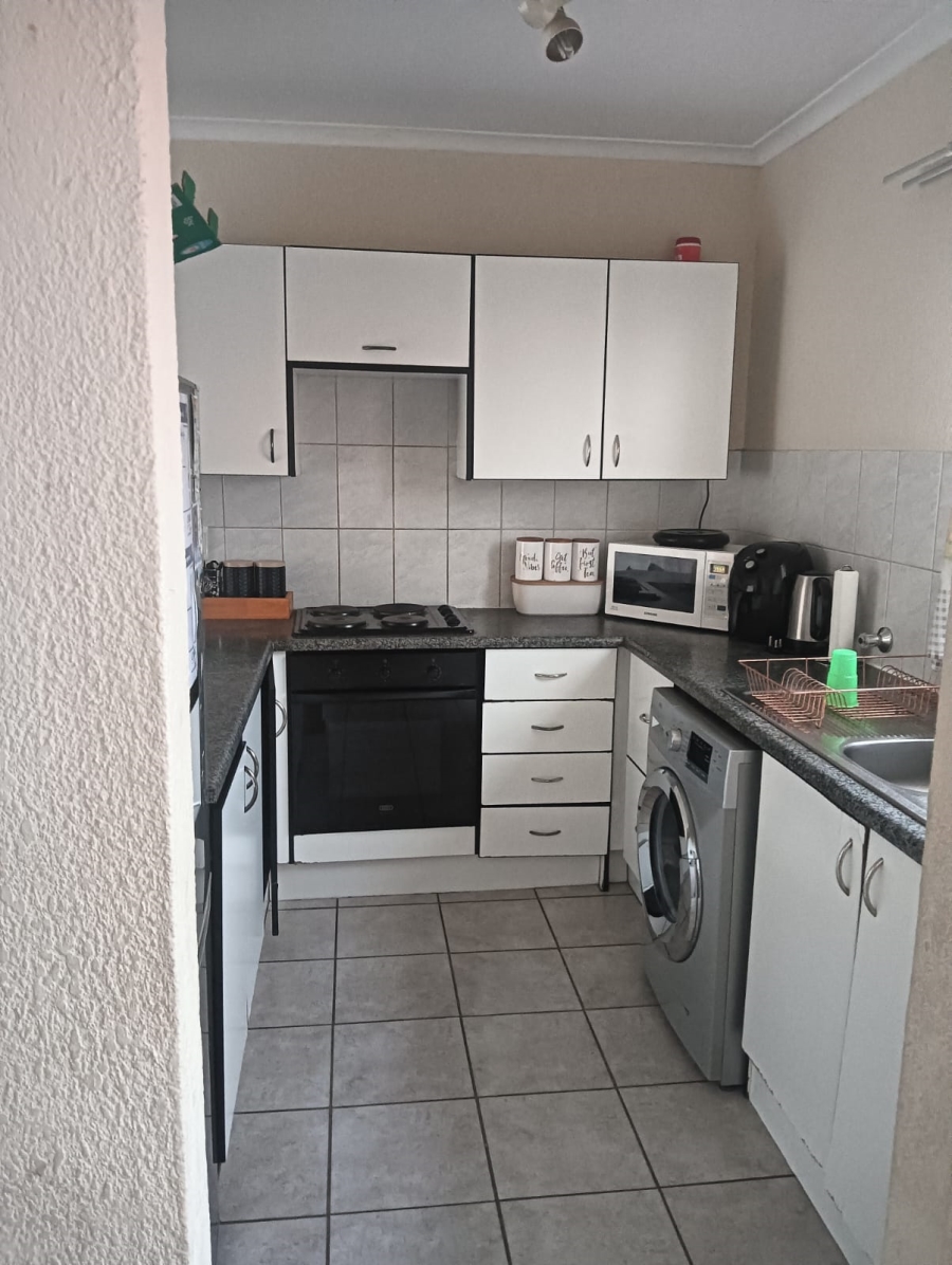 To Let 2 Bedroom Property for Rent in Halfway Gardens Gauteng