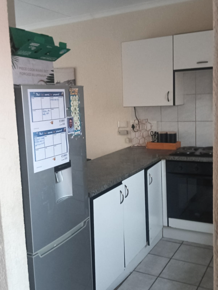 To Let 2 Bedroom Property for Rent in Halfway Gardens Gauteng