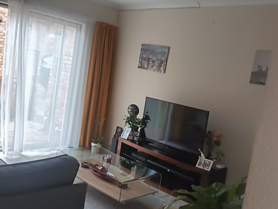 To Let 2 Bedroom Property for Rent in Halfway Gardens Gauteng