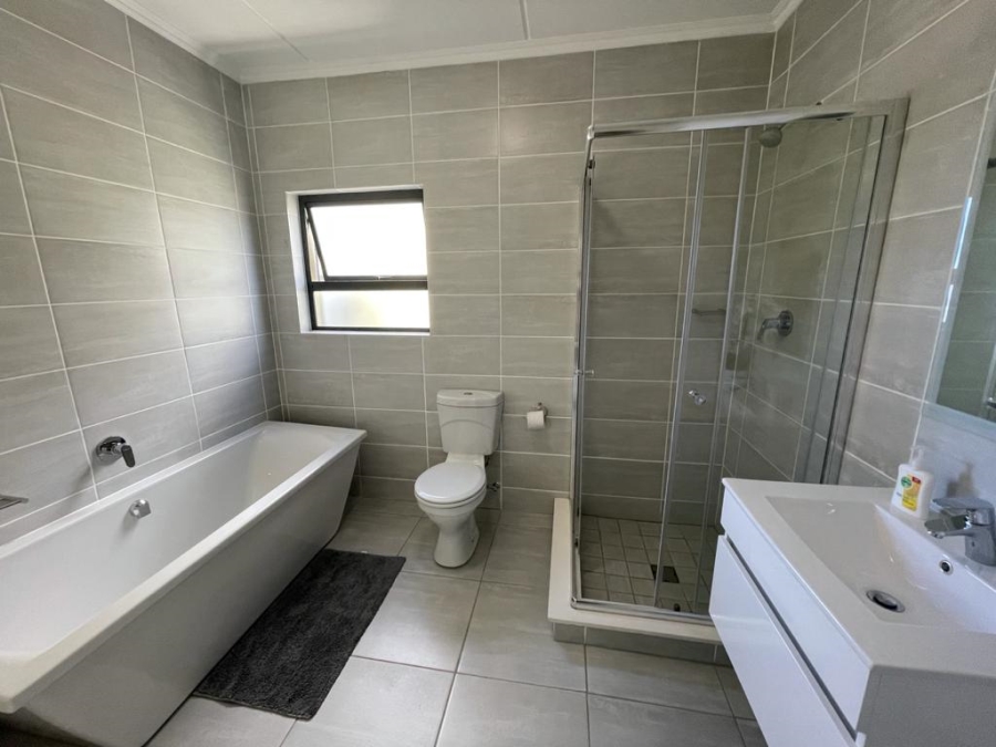 To Let 2 Bedroom Property for Rent in Waterfall Gauteng