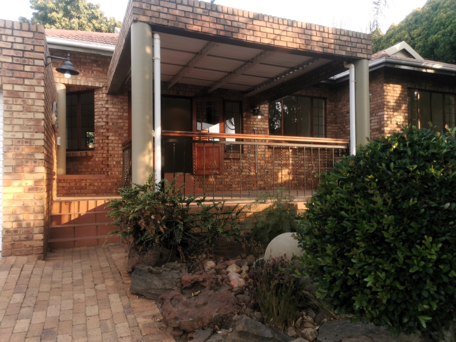 3 Bedroom Property for Sale in Little Falls Gauteng