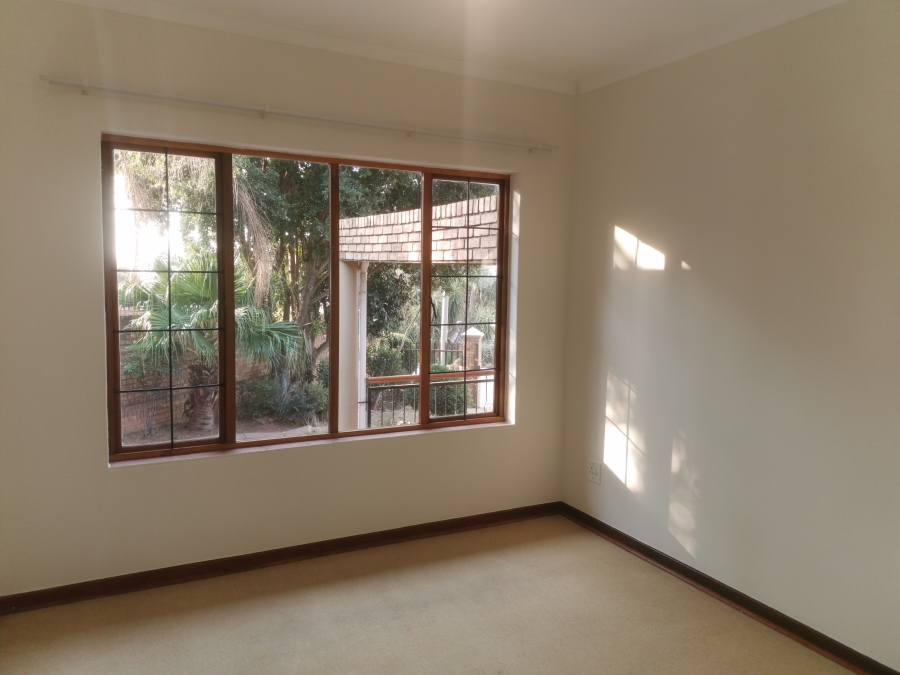 3 Bedroom Property for Sale in Little Falls Gauteng