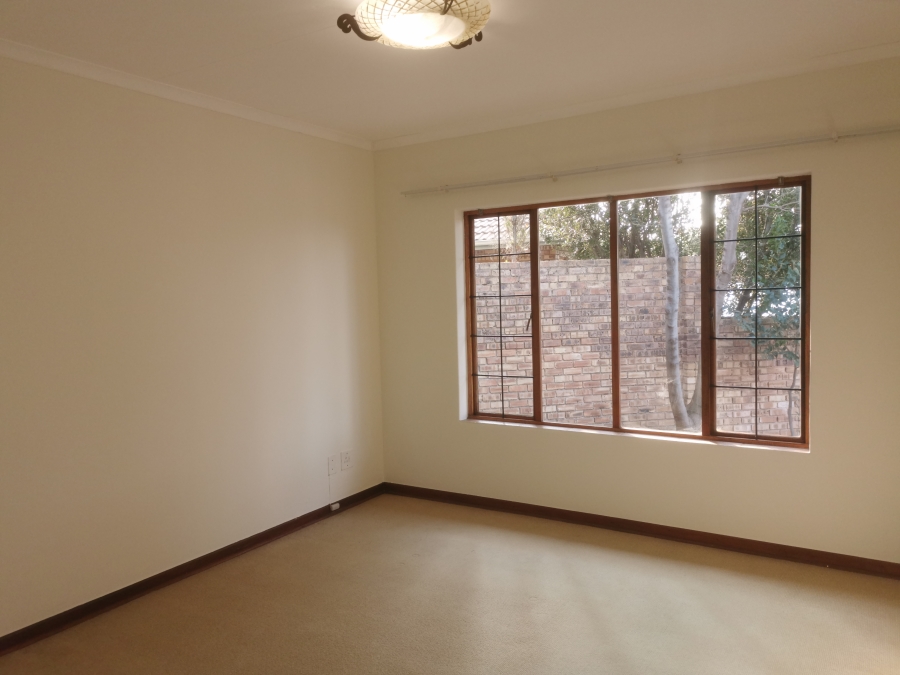 3 Bedroom Property for Sale in Little Falls Gauteng