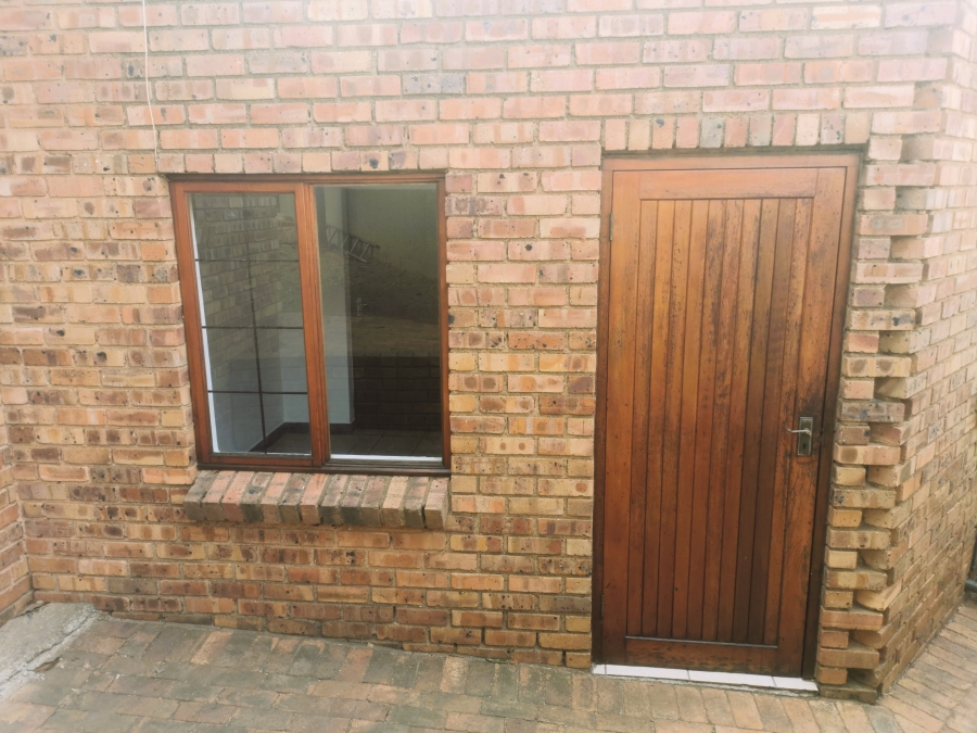 3 Bedroom Property for Sale in Little Falls Gauteng