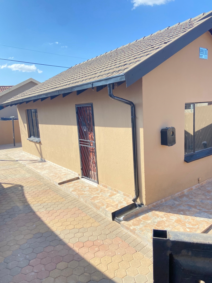 To Let 2 Bedroom Property for Rent in Protea Glen Gauteng