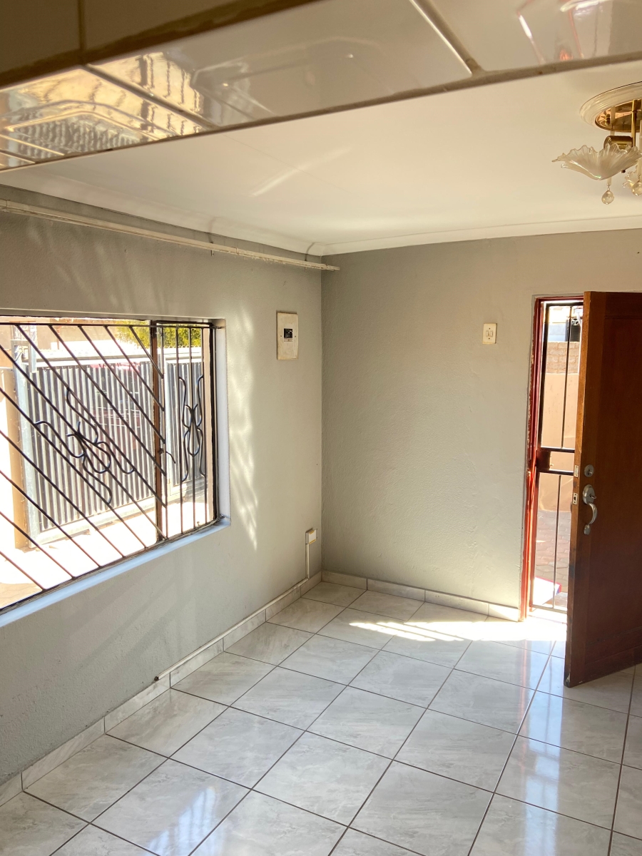 To Let 2 Bedroom Property for Rent in Protea Glen Gauteng