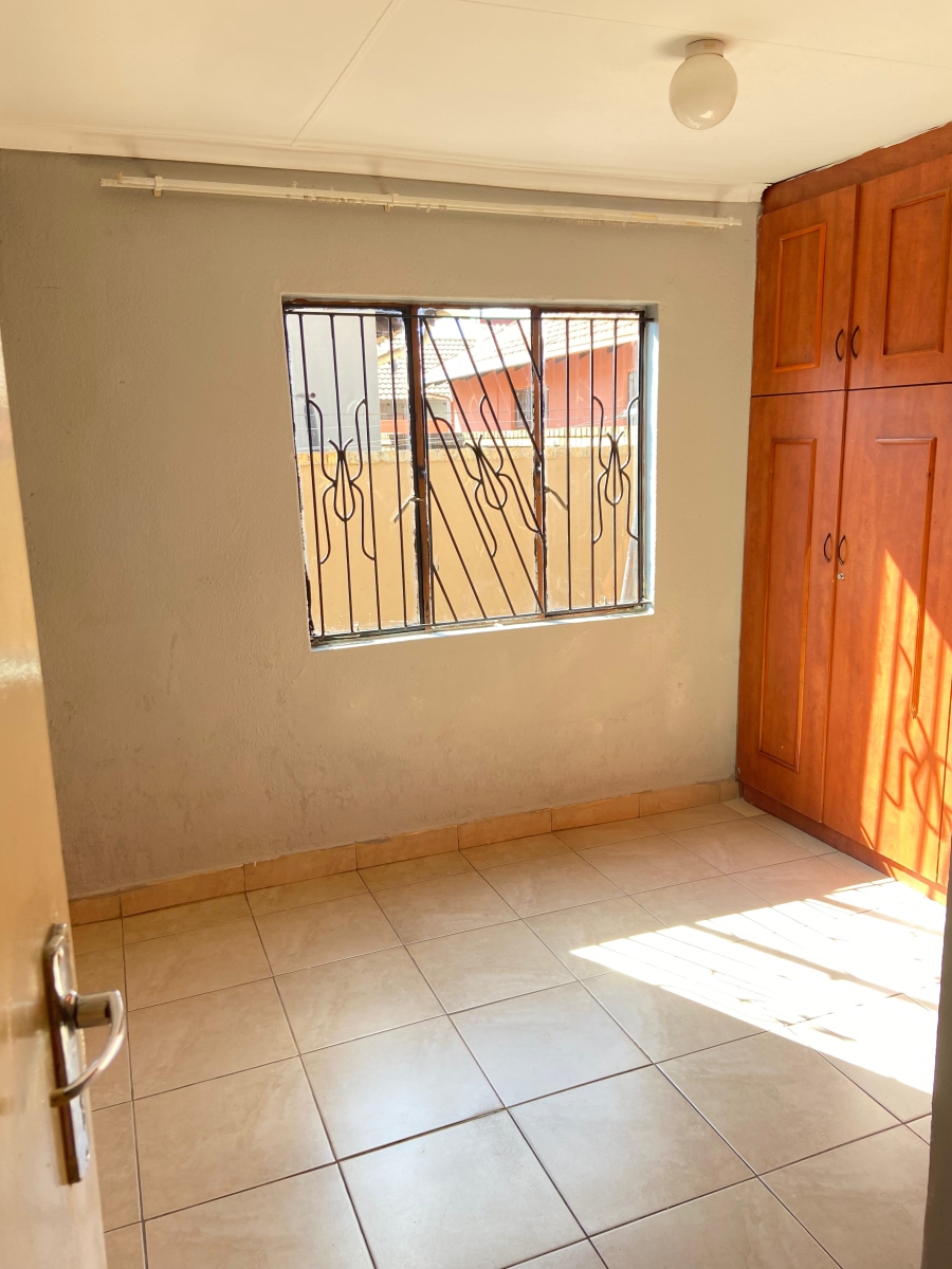 To Let 2 Bedroom Property for Rent in Protea Glen Gauteng