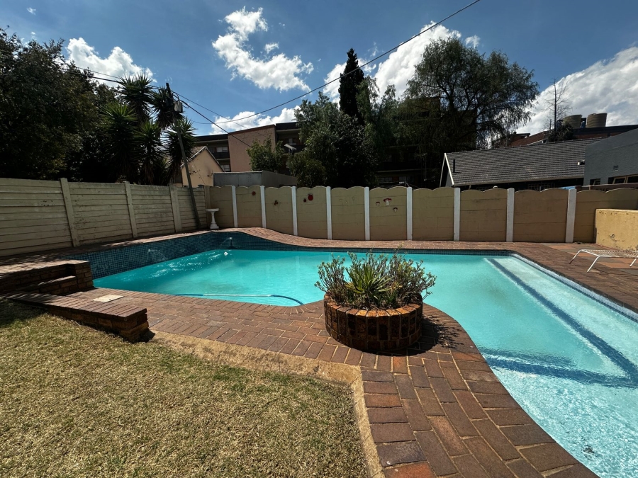 To Let 4 Bedroom Property for Rent in Gillview Gauteng