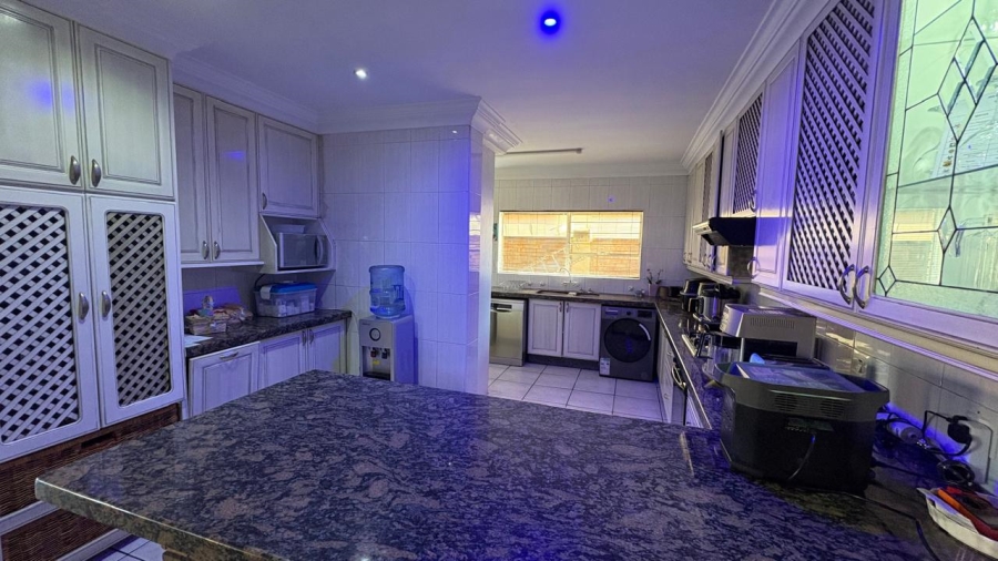 3 Bedroom Property for Sale in Bardene Gauteng