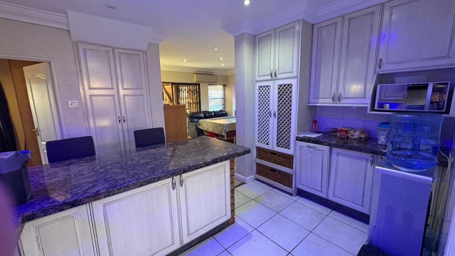 3 Bedroom Property for Sale in Bardene Gauteng