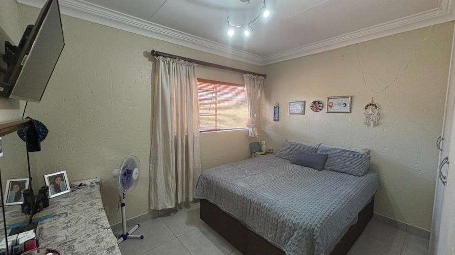 3 Bedroom Property for Sale in Bardene Gauteng