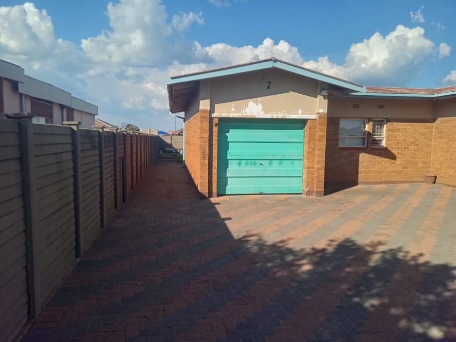 4 Bedroom Property for Sale in Vanderbijlpark CE 3 Gauteng