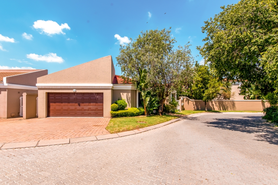 4 Bedroom Property for Sale in Lonehill Gauteng