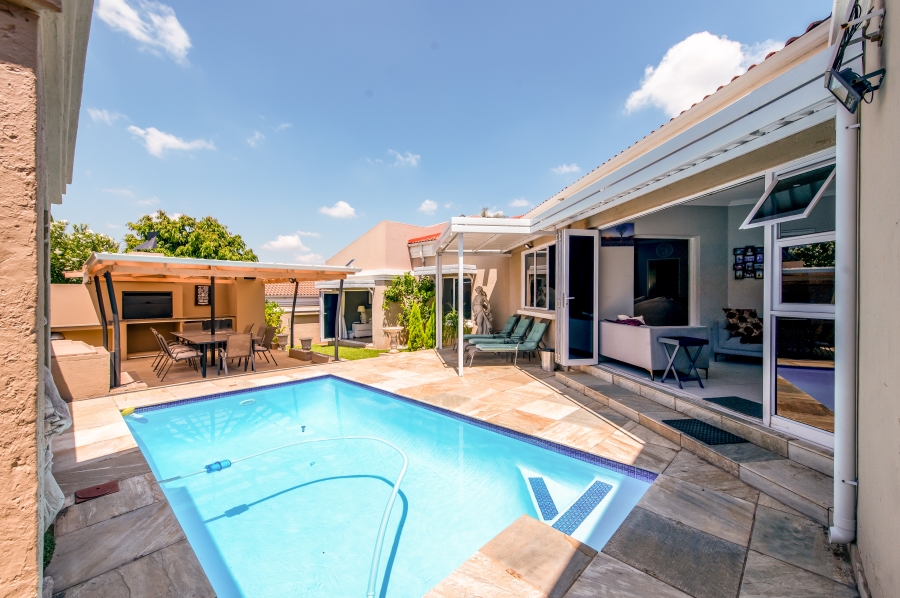 4 Bedroom Property for Sale in Lonehill Gauteng