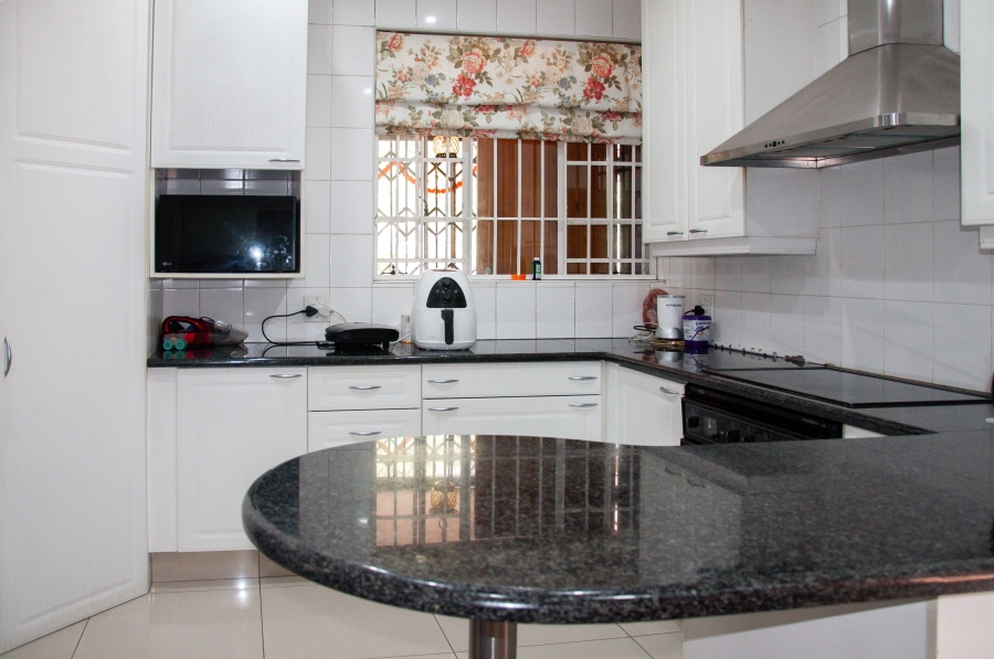 4 Bedroom Property for Sale in Paulshof Gauteng