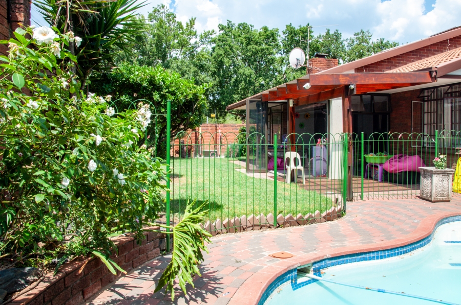 4 Bedroom Property for Sale in Paulshof Gauteng