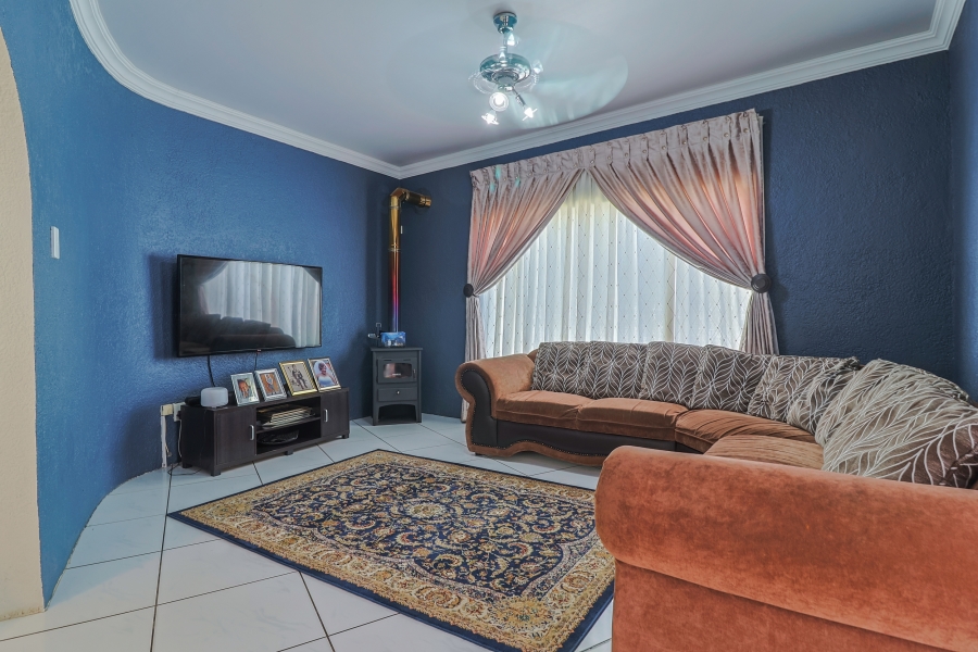 3 Bedroom Property for Sale in Brackendowns Gauteng