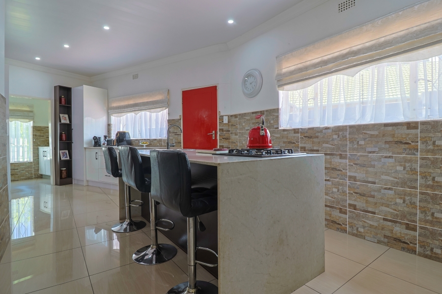 3 Bedroom Property for Sale in Brackendowns Gauteng