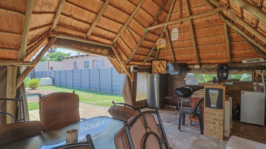 3 Bedroom Property for Sale in Brackendowns Gauteng