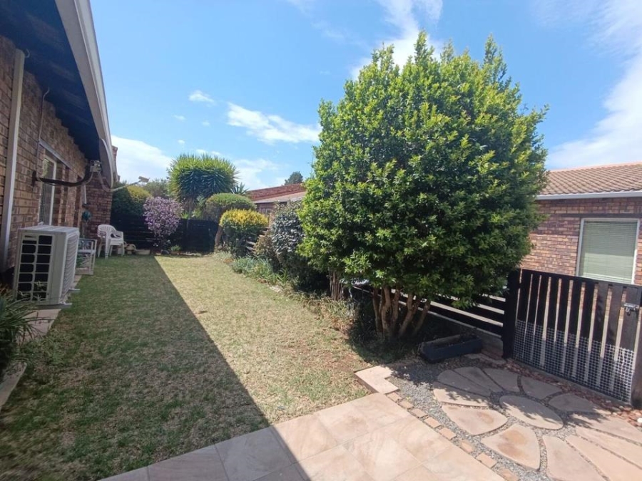 3 Bedroom Property for Sale in Brackenhurst Gauteng