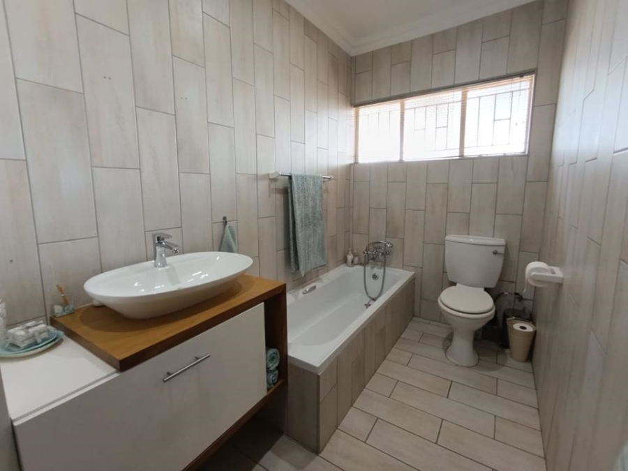 3 Bedroom Property for Sale in Brackenhurst Gauteng