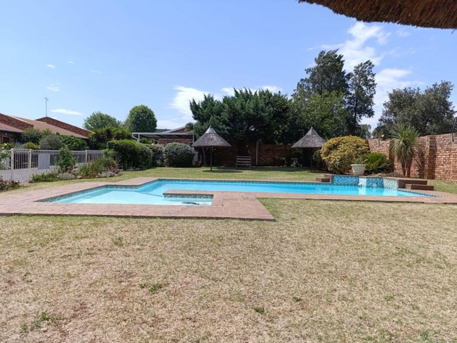 3 Bedroom Property for Sale in Brackenhurst Gauteng