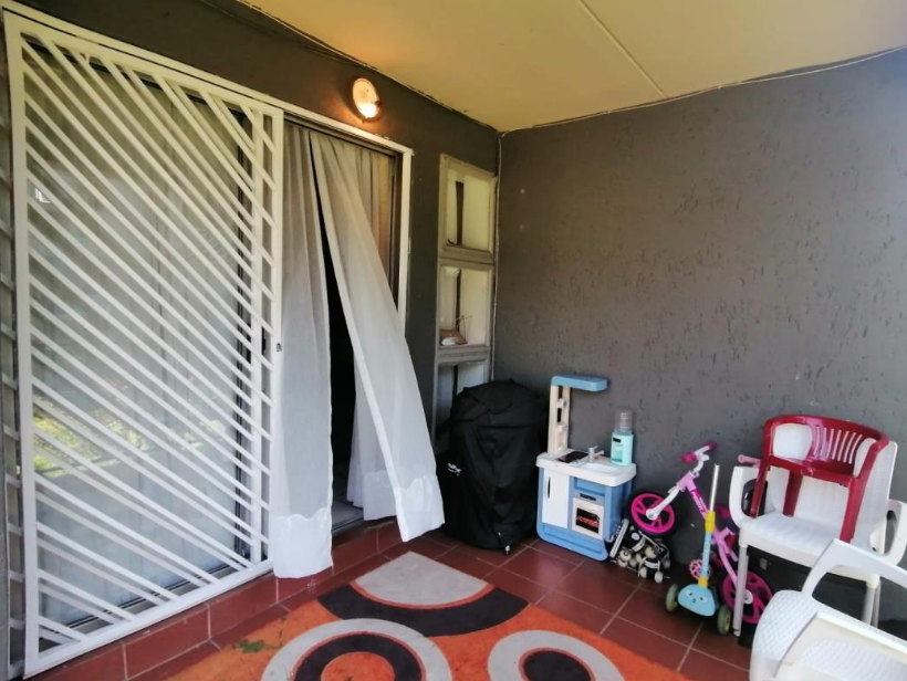 3 Bedroom Property for Sale in Mulbarton Gauteng