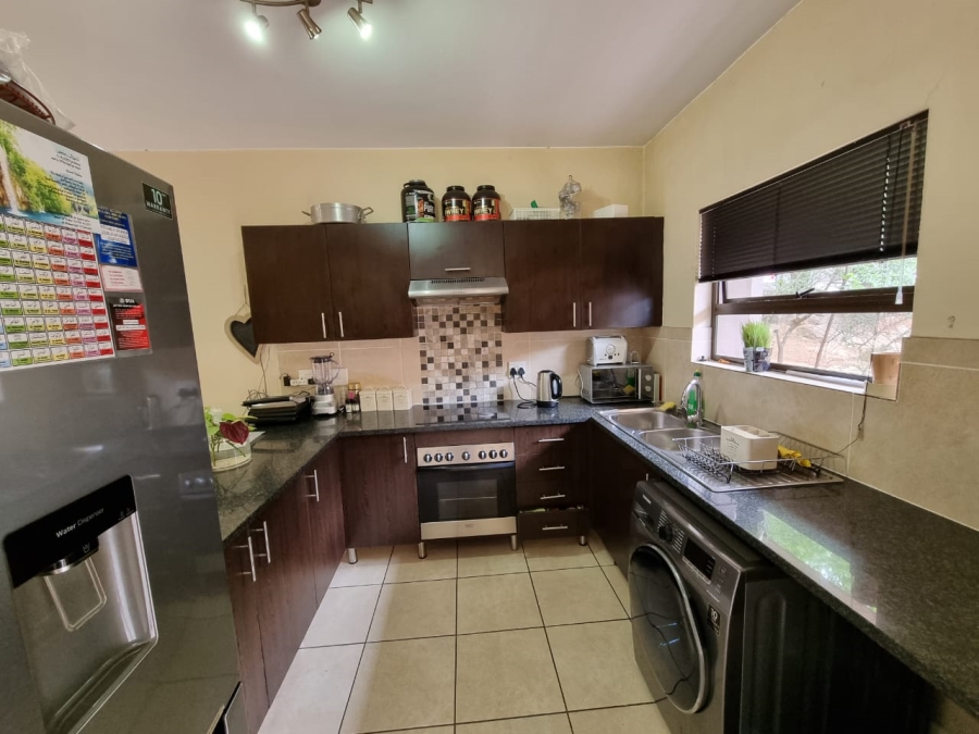 2 Bedroom Property for Sale in Mulbarton Gauteng
