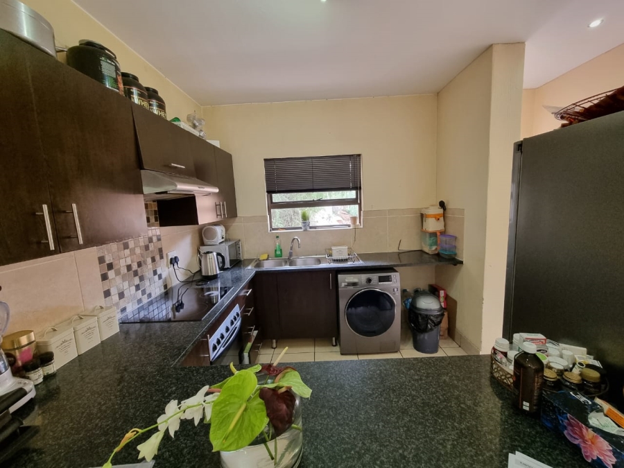 2 Bedroom Property for Sale in Mulbarton Gauteng