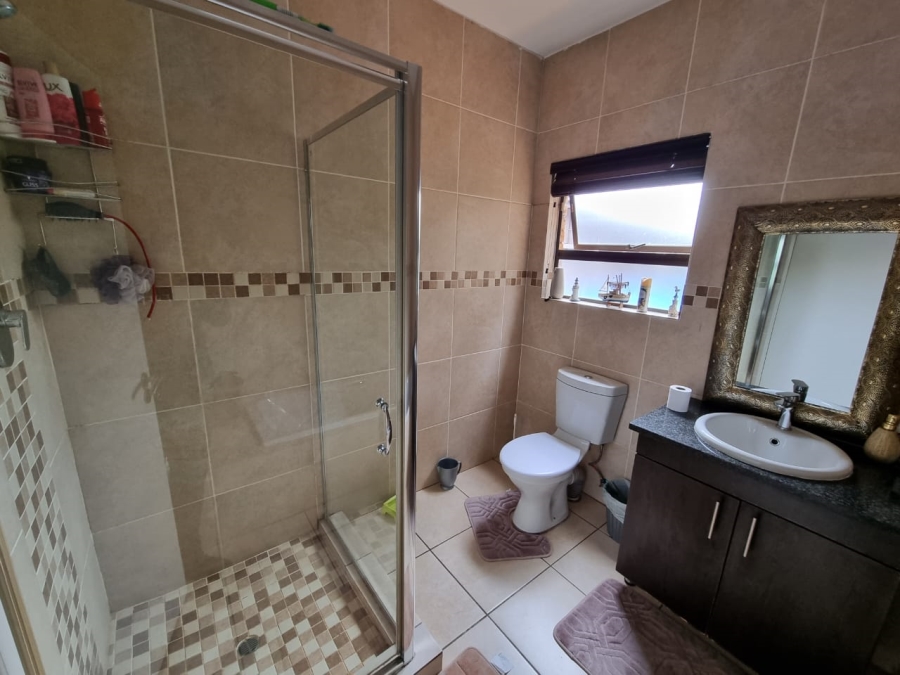 2 Bedroom Property for Sale in Mulbarton Gauteng