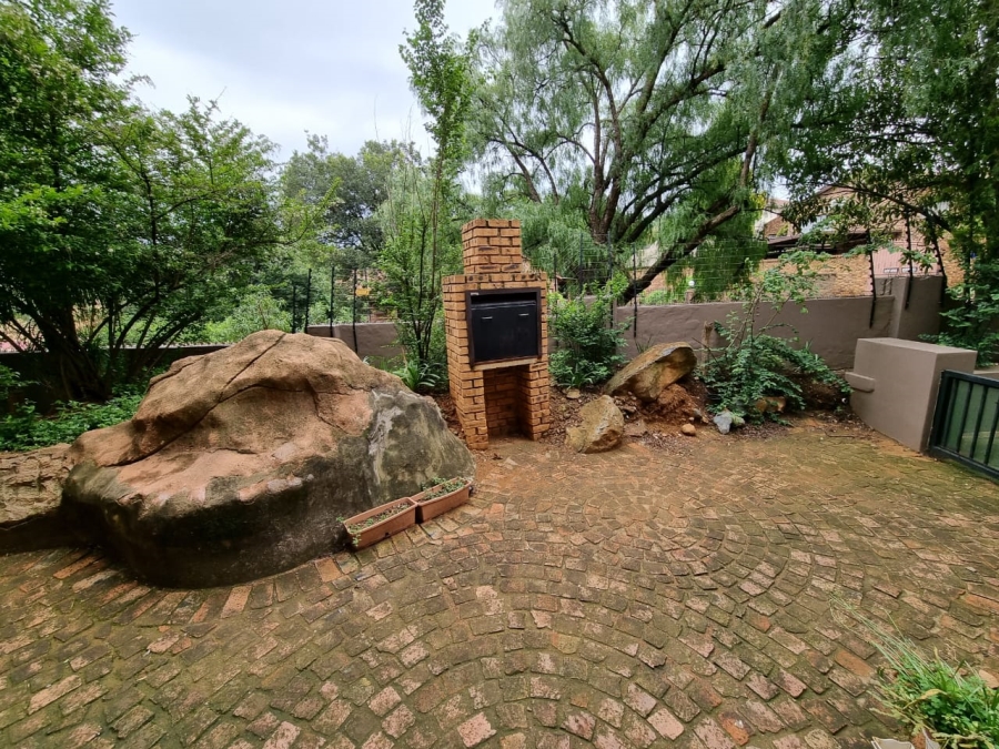 2 Bedroom Property for Sale in Mulbarton Gauteng
