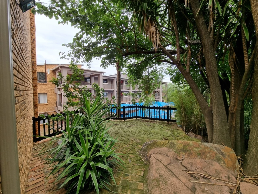 2 Bedroom Property for Sale in Mulbarton Gauteng
