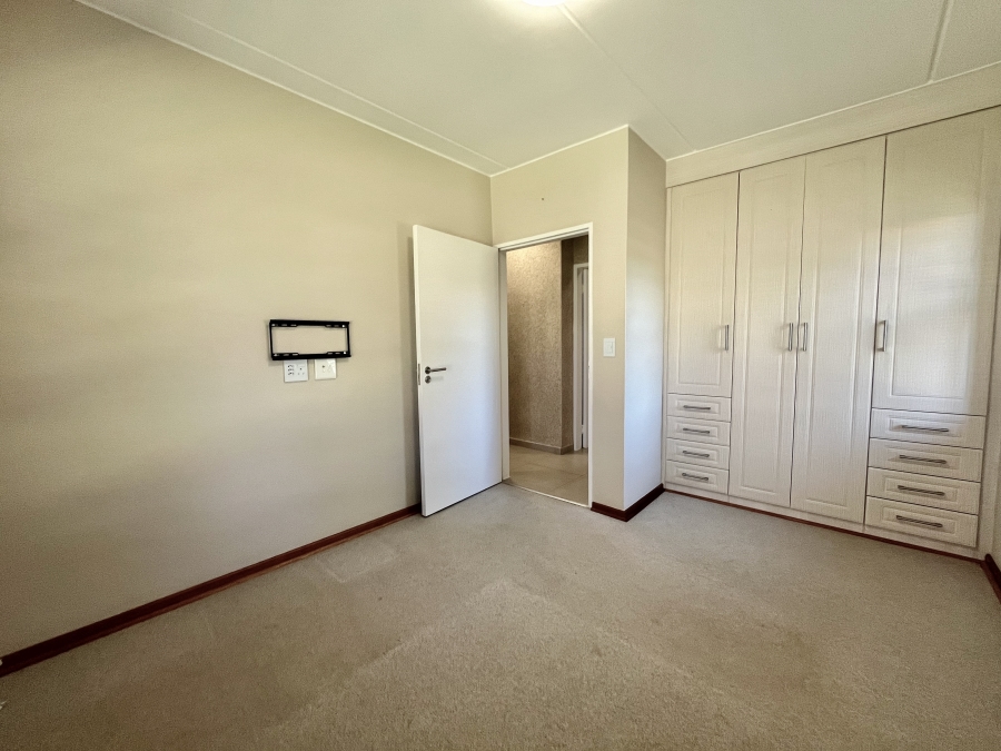 To Let 2 Bedroom Property for Rent in The Retreat Gauteng