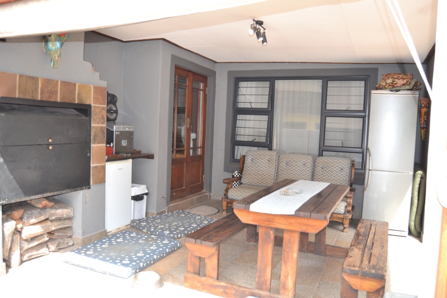 3 Bedroom Property for Sale in Thatchfield Estate Gauteng