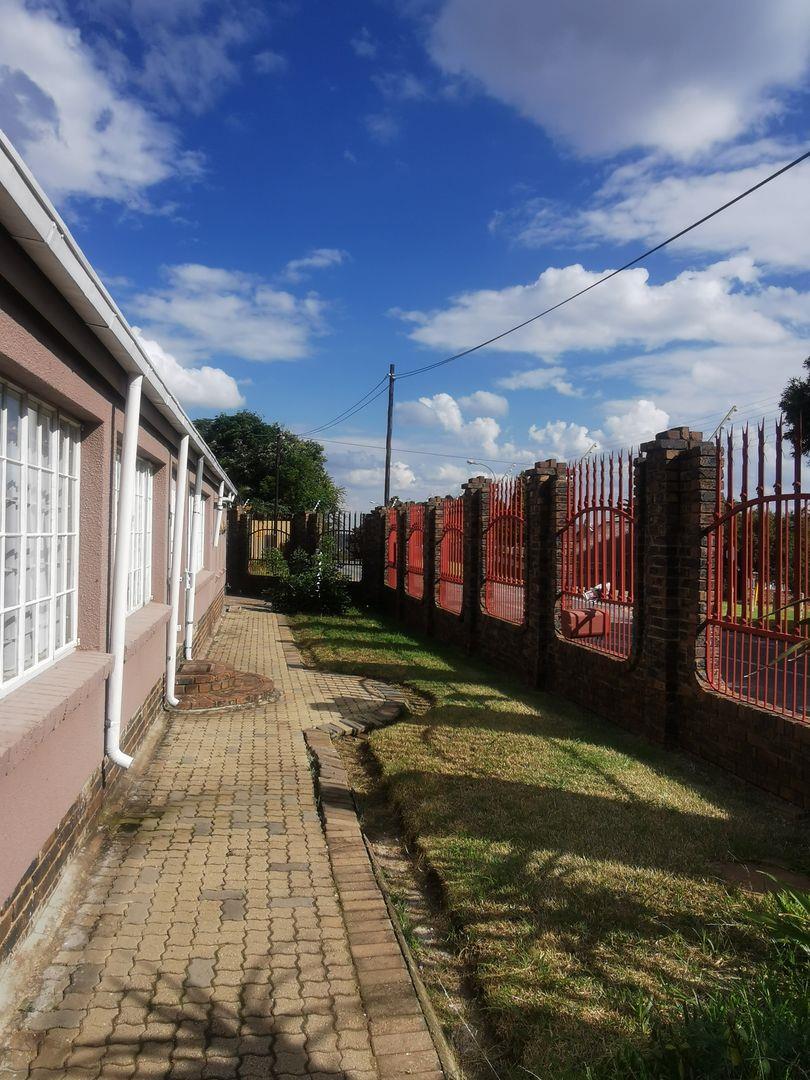 To Let 3 Bedroom Property for Rent in Discovery Gauteng