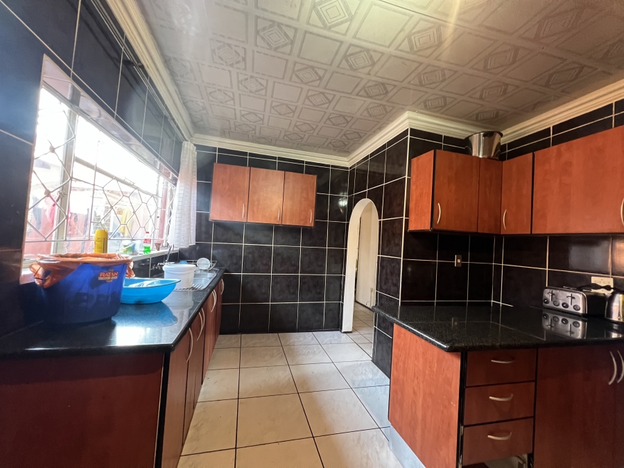 5 Bedroom Property for Sale in Newlands Gauteng