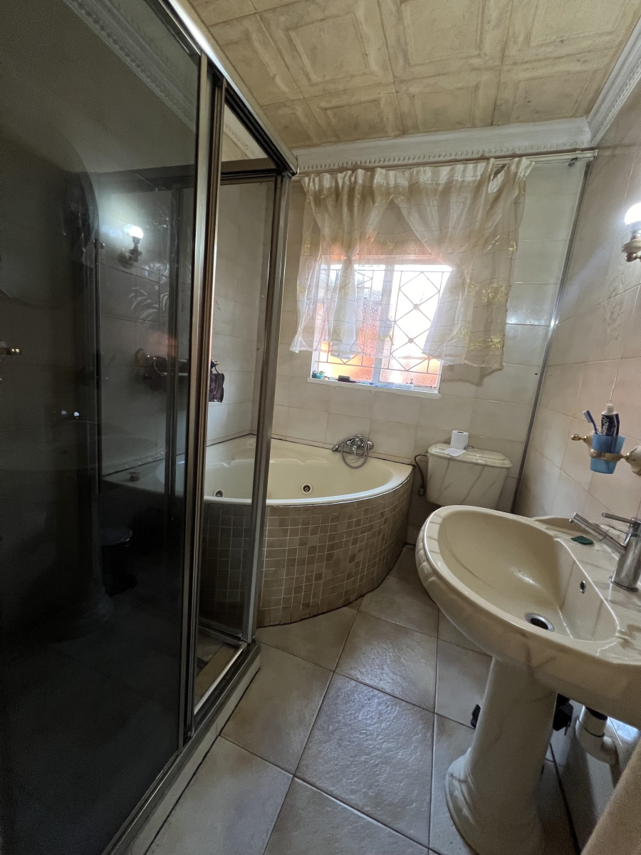 5 Bedroom Property for Sale in Newlands Gauteng