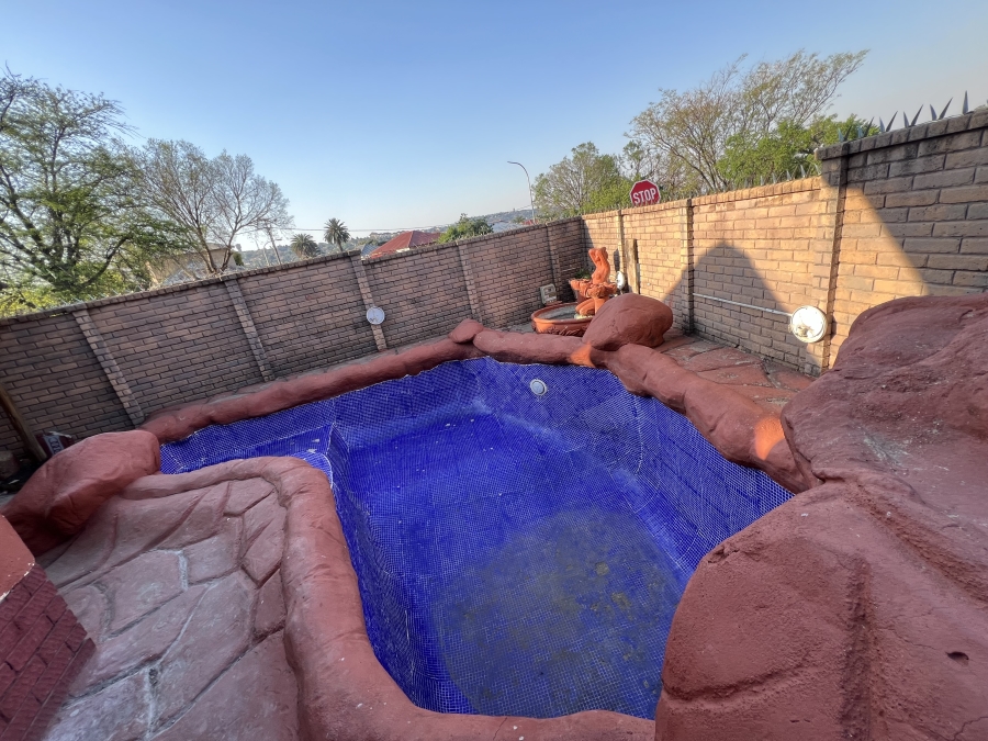 5 Bedroom Property for Sale in Newlands Gauteng