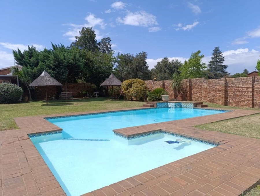 3 Bedroom Property for Sale in Brackenhurst Gauteng