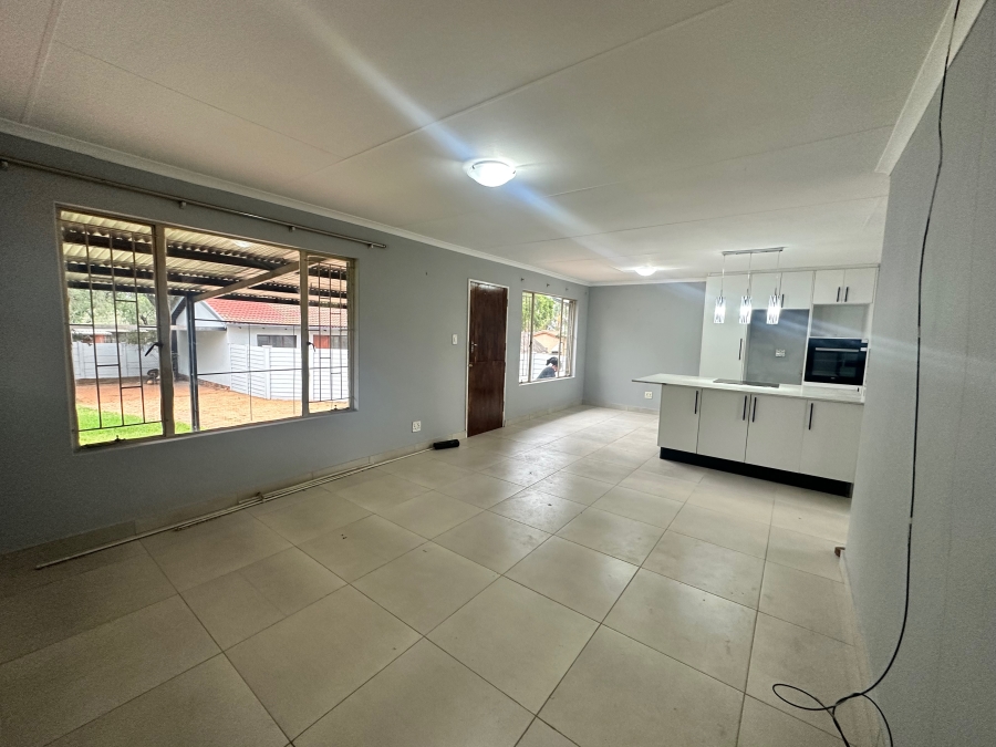 4 Bedroom Property for Sale in Heuweloord Gauteng