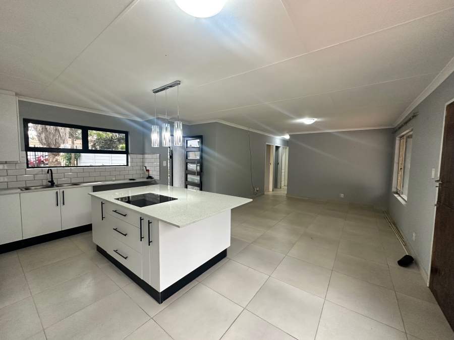 4 Bedroom Property for Sale in Heuweloord Gauteng
