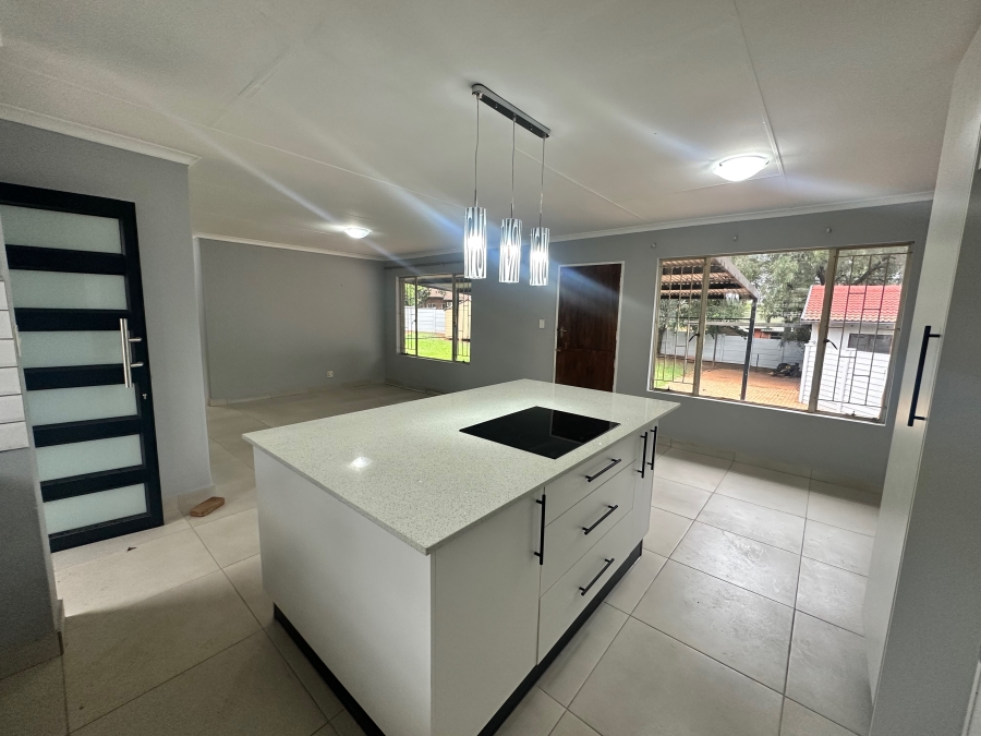 4 Bedroom Property for Sale in Heuweloord Gauteng