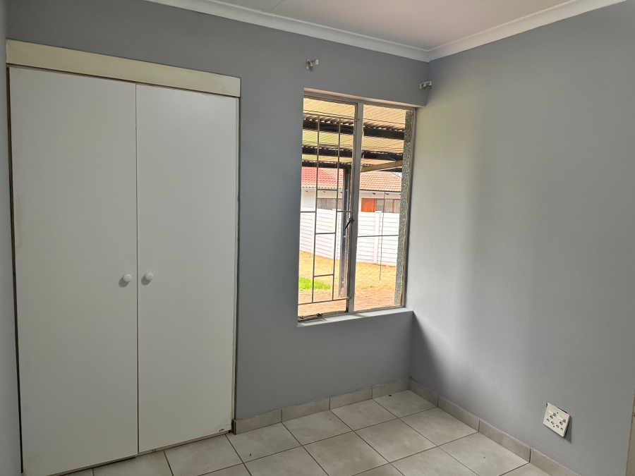 4 Bedroom Property for Sale in Heuweloord Gauteng