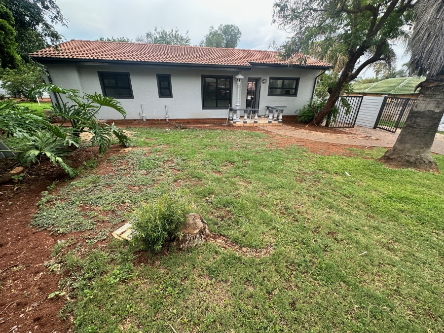 4 Bedroom Property for Sale in Heuweloord Gauteng