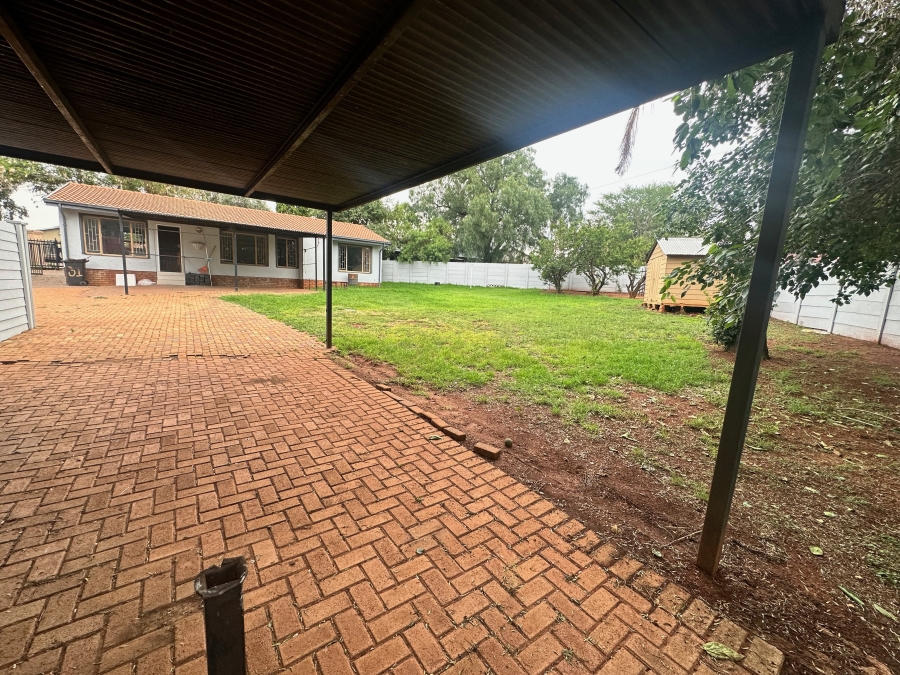 4 Bedroom Property for Sale in Heuweloord Gauteng