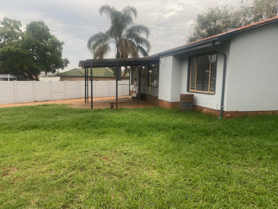 4 Bedroom Property for Sale in Heuweloord Gauteng