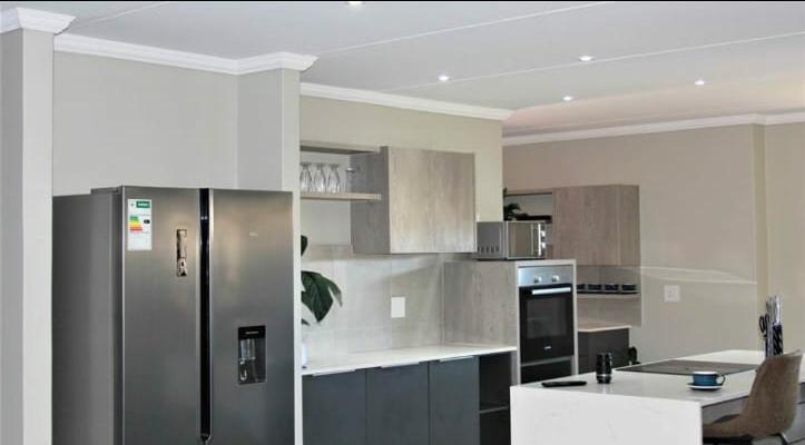 To Let 4 Bedroom Property for Rent in Aldarapark Gauteng