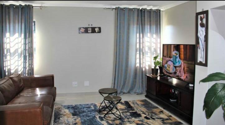 To Let 4 Bedroom Property for Rent in Aldarapark Gauteng