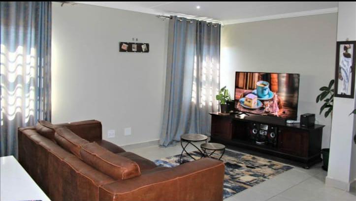 To Let 4 Bedroom Property for Rent in Aldarapark Gauteng